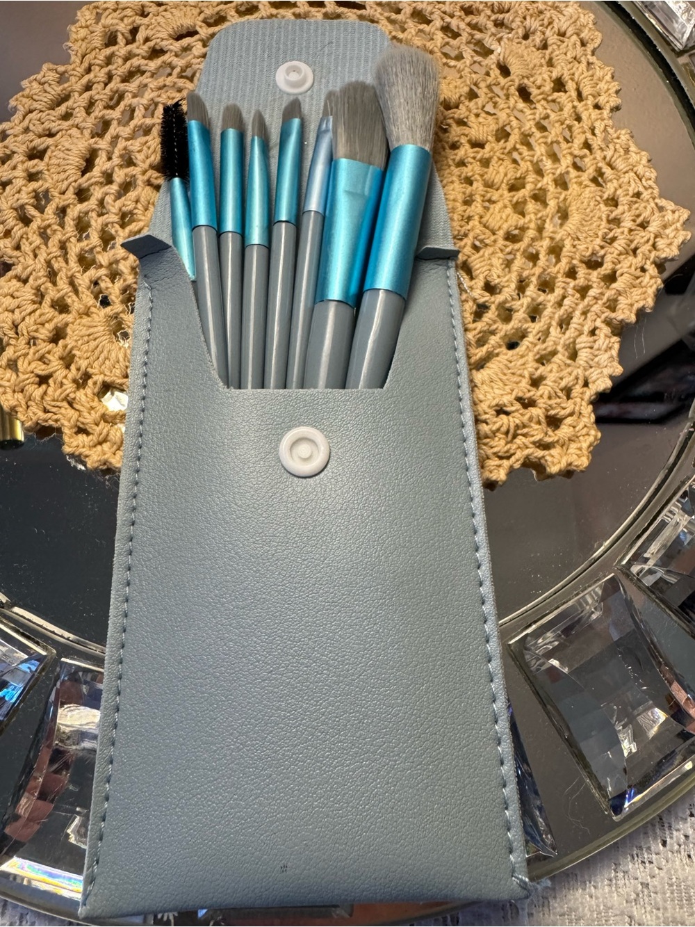 Travel Makeup Brush Set with Gray Case